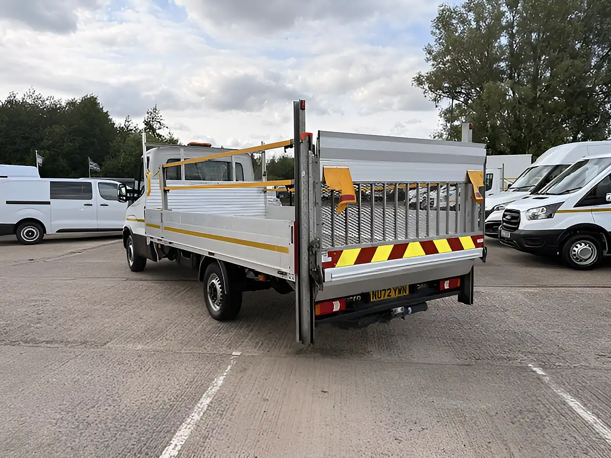 Used 2022 Iveco Daily 35 Lwb Alloy Dropside With 500kg Tail Lift White - Interior and Exterior details 6