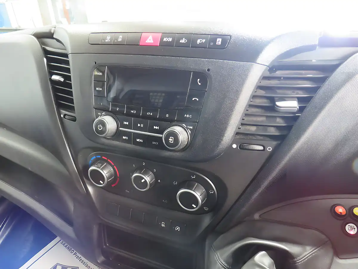 Used 2022 Iveco Daily 35S14 Single Cab Dropside White - Interior and Exterior details 10