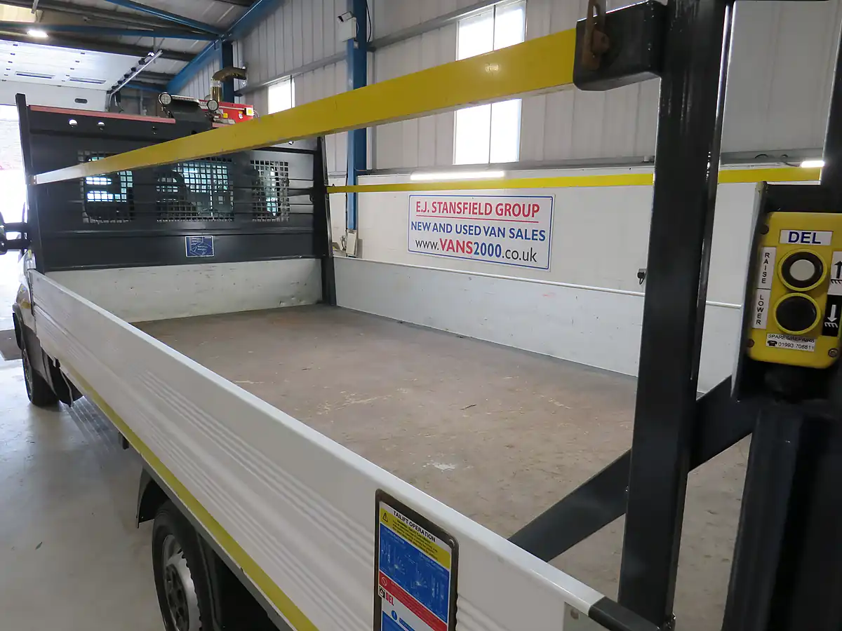 Used 2022 Iveco Daily 35S14 Single Cab Dropside White - Interior and Exterior details 5