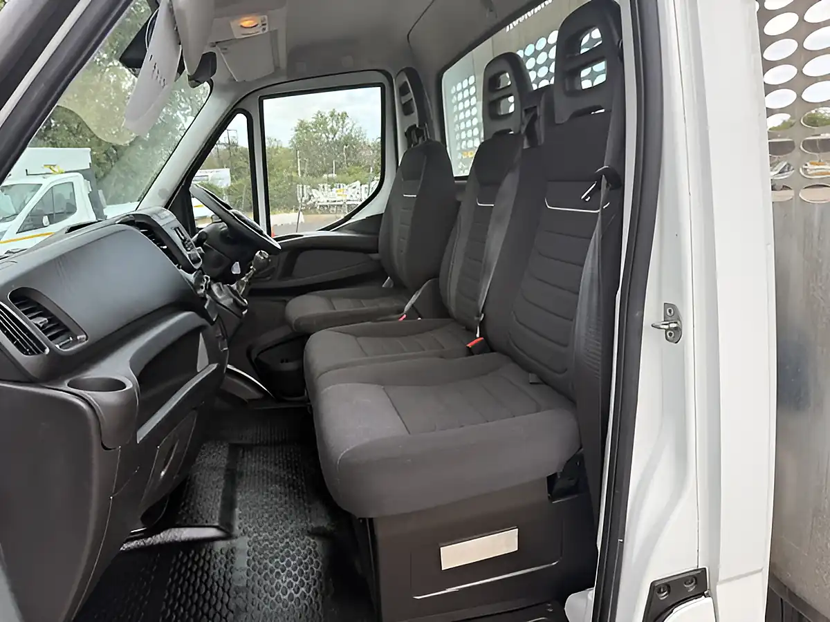 Used 2022 Iveco Daily Business Lwb White - Interior and Exterior details 10