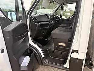 Used 2022 Iveco Daily Business Lwb White - Interior and Exterior details 11