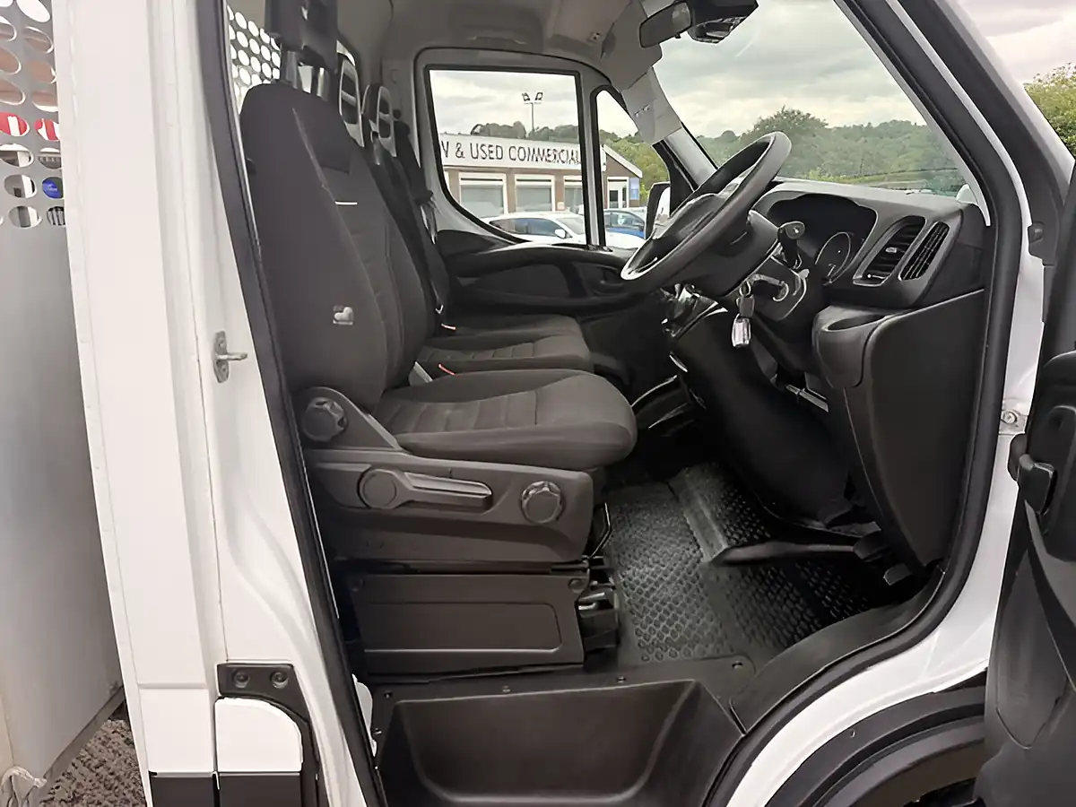 Used 2022 Iveco Daily Business Lwb White - Interior and Exterior details 12