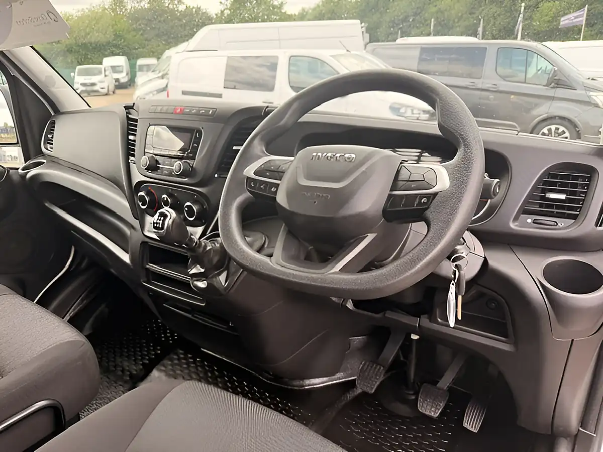 Used 2022 Iveco Daily Business Lwb White - Interior and Exterior details 14