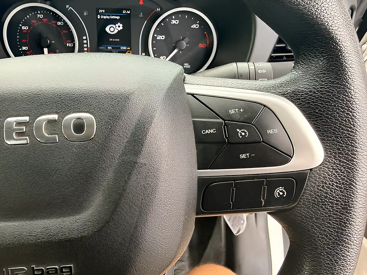 Used 2022 Iveco Daily Business Lwb White - Interior and Exterior details 18