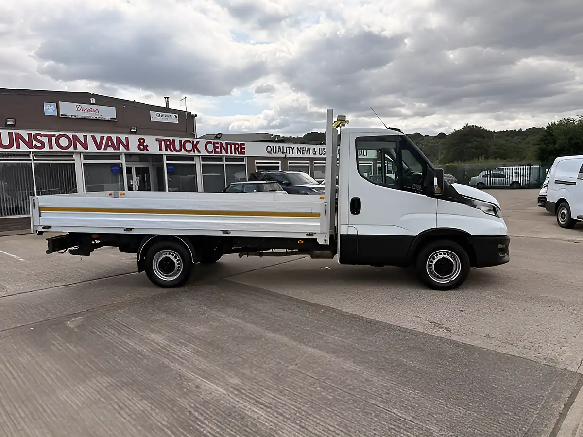 Used 2022 Iveco Daily Business Lwb White - Interior and Exterior details 2