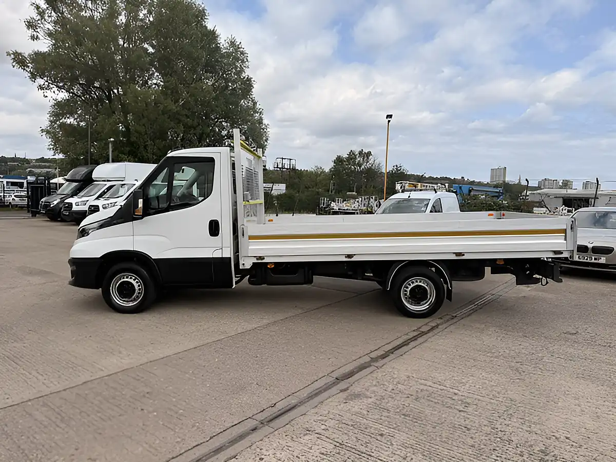 Used 2022 Iveco Daily Business Lwb White - Interior and Exterior details 7