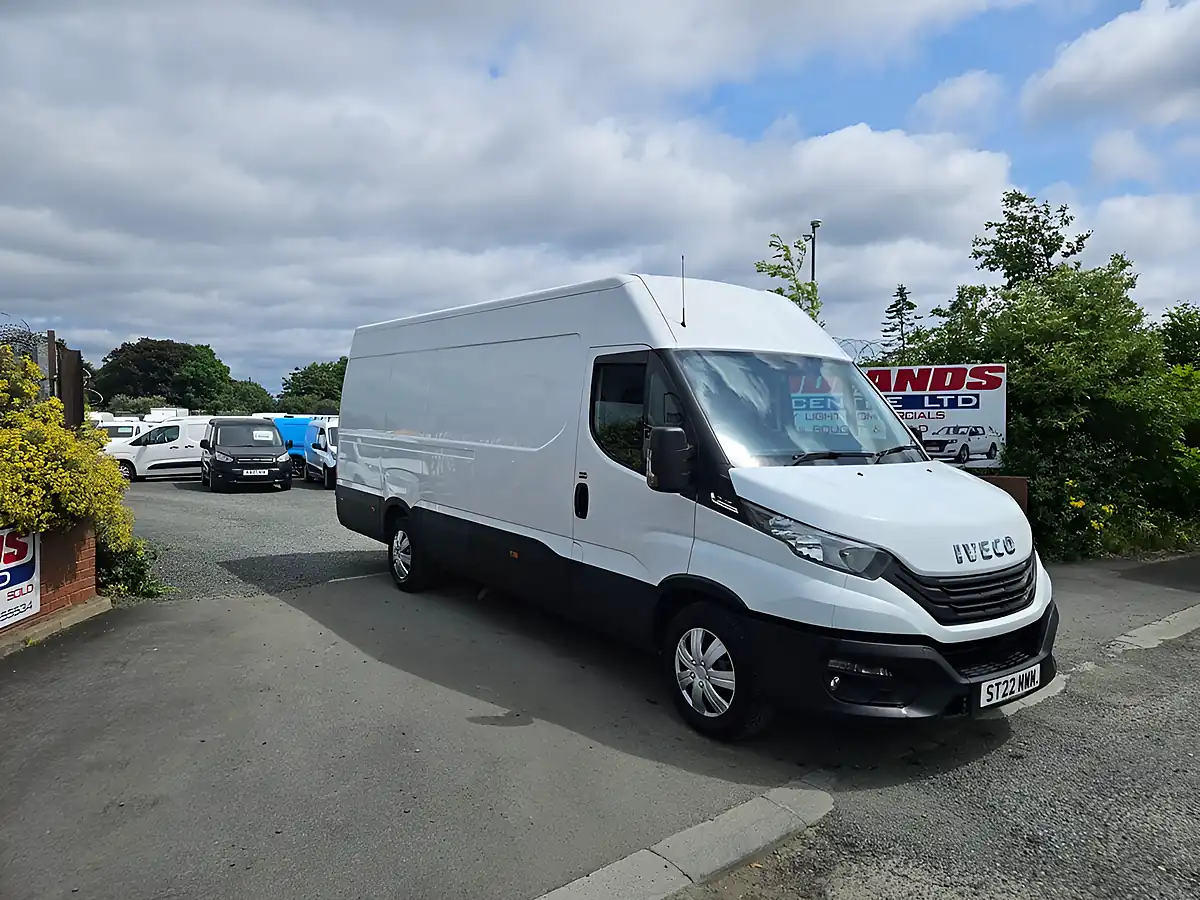 Used 2022 Iveco Daily Lwb White - Front View