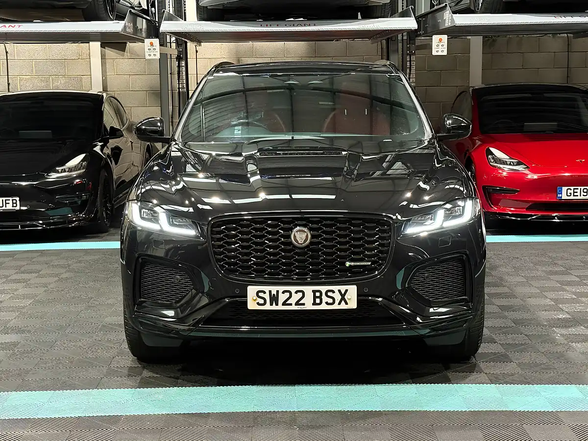 Used 2022 Jaguar F-Pace R-Dynamic Black Black - Interior and Exterior details 4