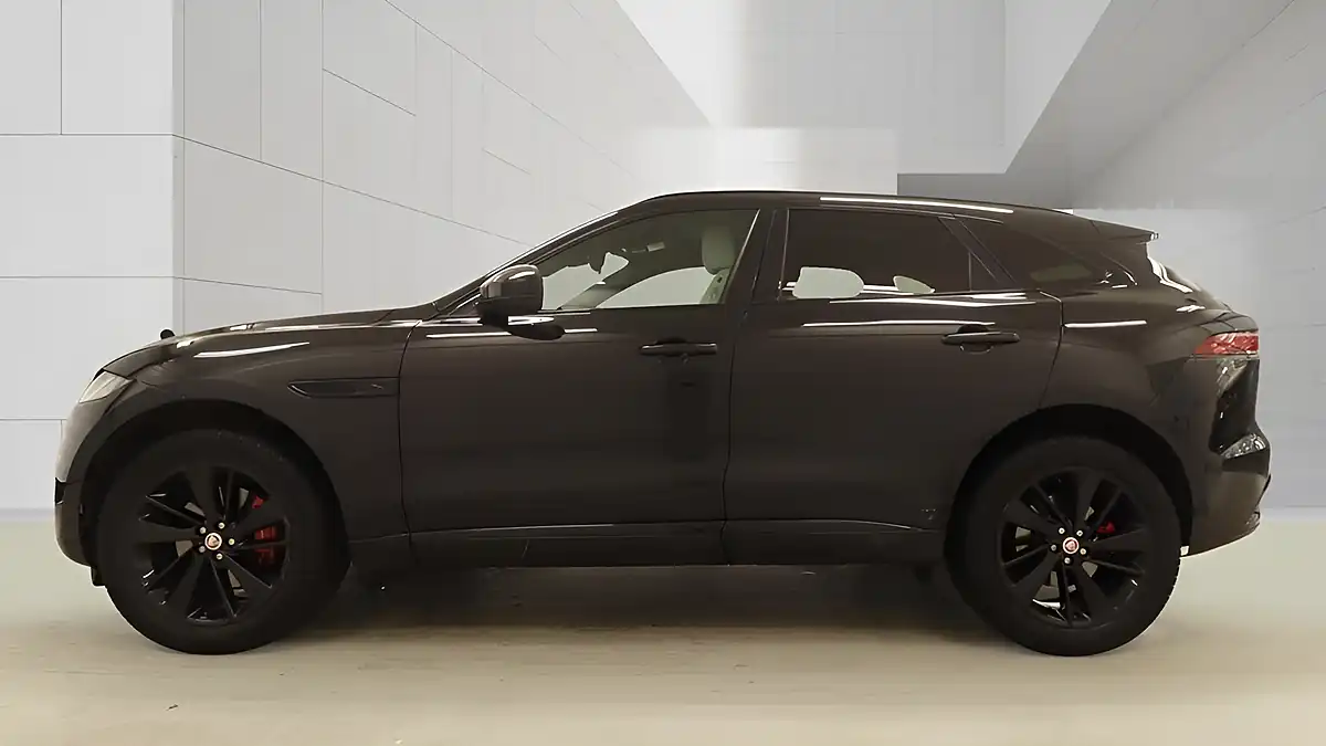 Used 2022 Jaguar F-Pace R-Dynamic Black Black - Interior and Exterior details 10