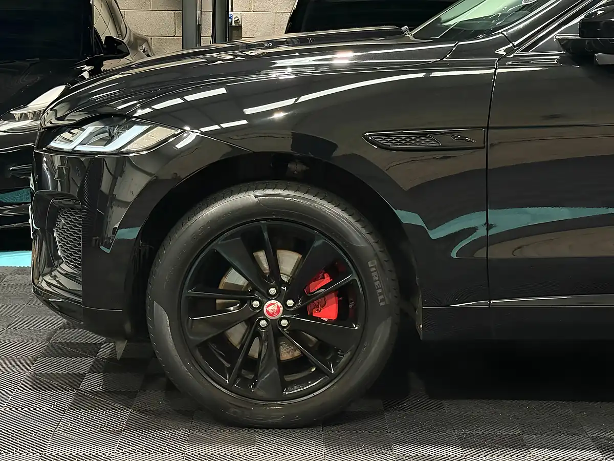 Used 2022 Jaguar F-Pace R-Dynamic Black Black - Interior and Exterior details 10