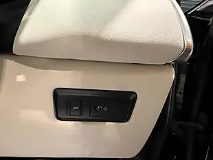 Used 2022 Jaguar F-Pace R-Dynamic Black Black - Interior and Exterior details 17