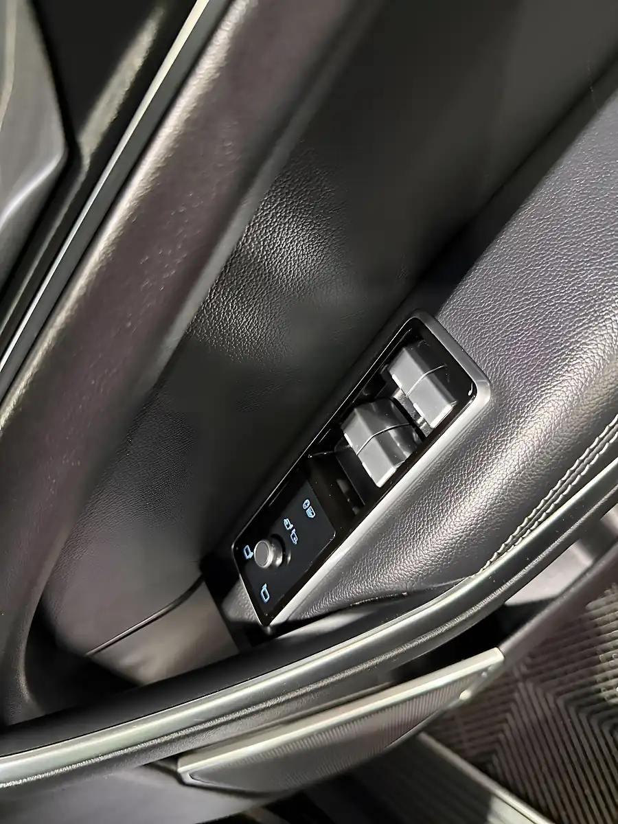 Used 2022 Jaguar F-Pace R-Dynamic Black Black - Interior and Exterior details 16