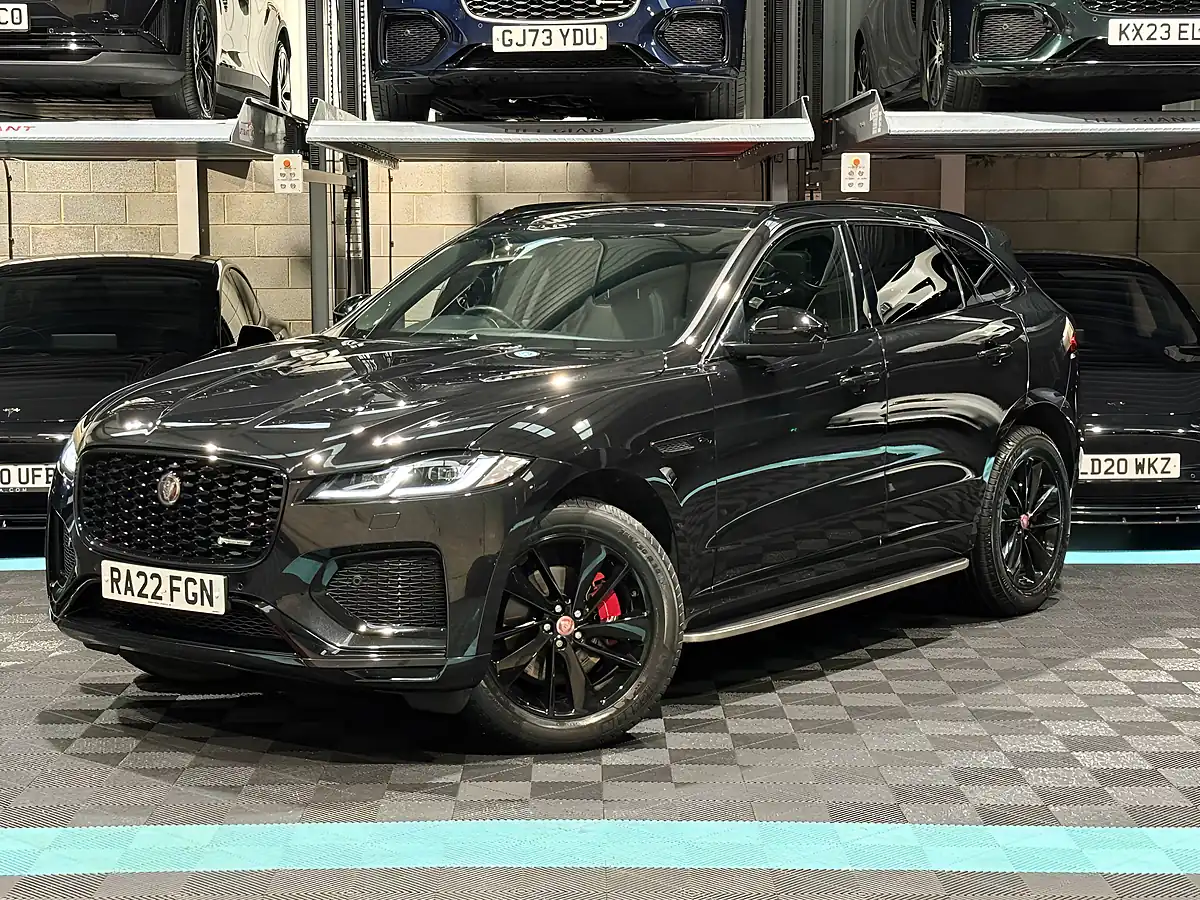 Used 2022 Jaguar F-Pace R-Dynamic Black Black - Interior and Exterior details 4