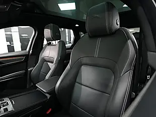 Used 2022 Jaguar F-Pace R-Dynamic Black Santorini Black - Interior and Exterior details 14
