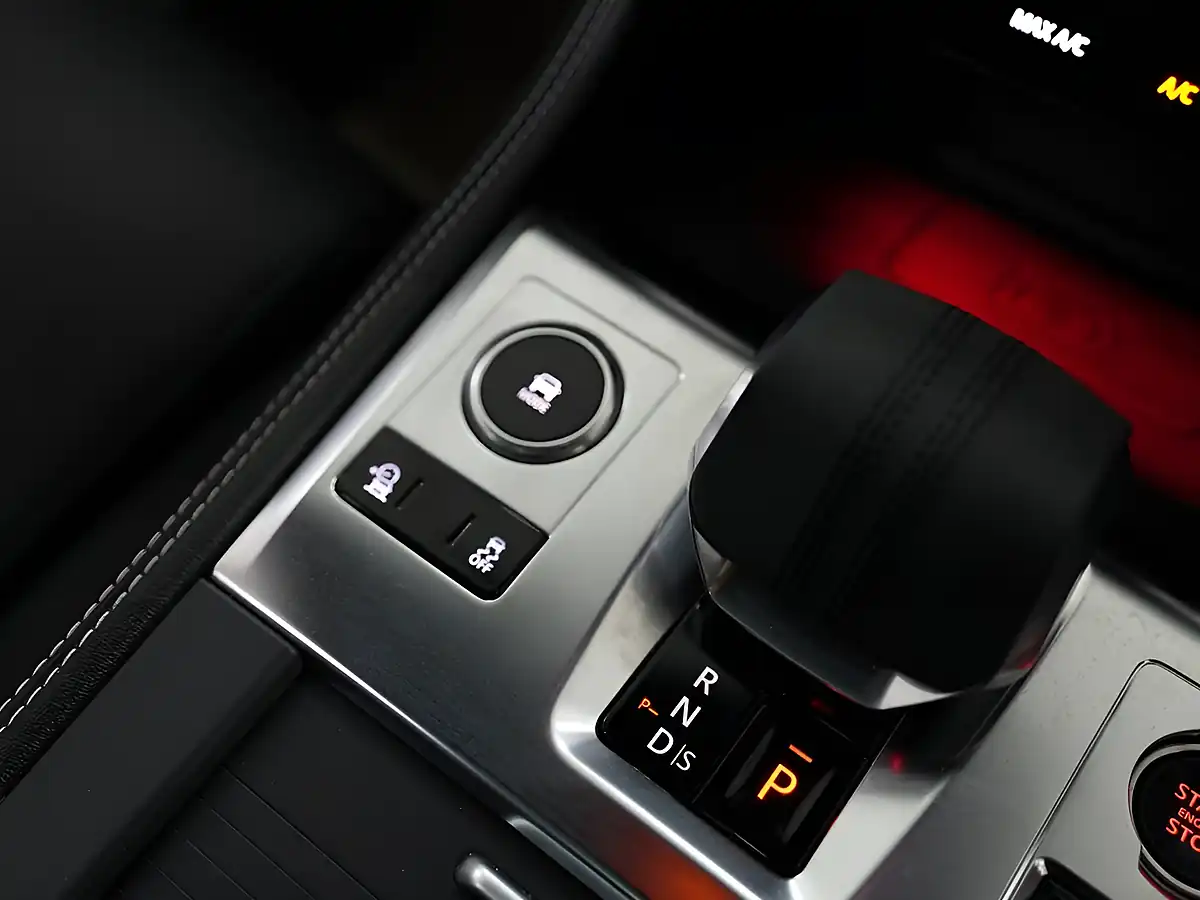 Used 2022 Jaguar F-Pace R-Dynamic Black Santorini Black - Interior and Exterior details 16