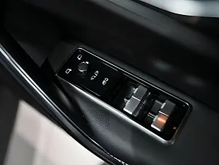 Used 2022 Jaguar F-Pace R-Dynamic Black Santorini Black - Interior and Exterior details 9