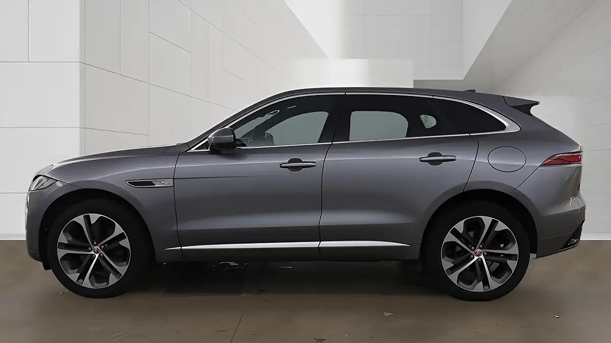 Used 2022 Jaguar F-Pace R-Dynamic Hse Grey - Interior and Exterior details 6