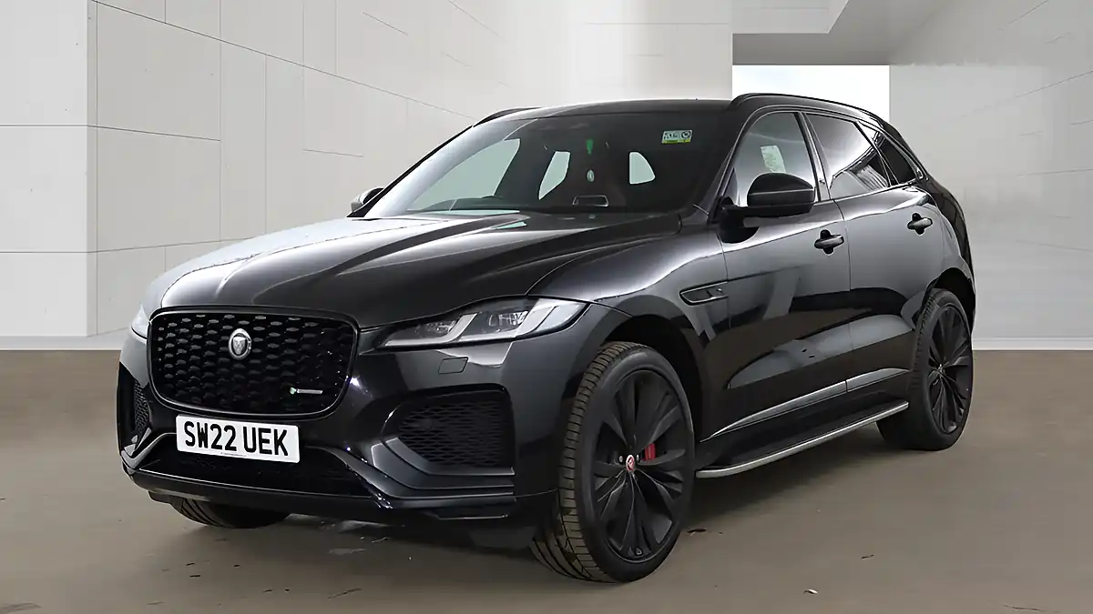 Used 2022 Jaguar F-Pace R-Dynamic Hse Ultimate Black - Interior and Exterior details 10