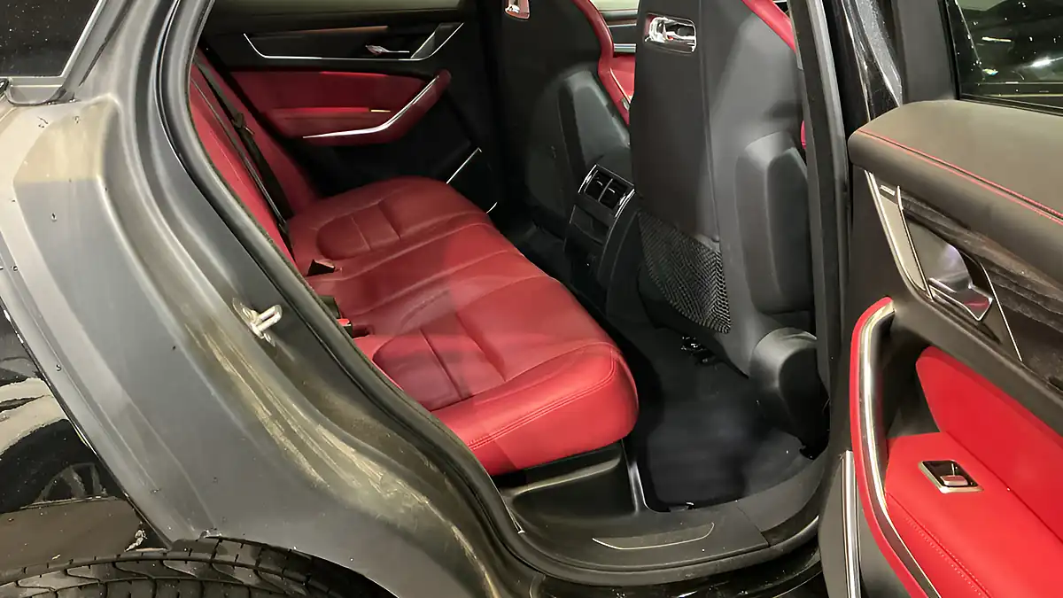 Used 2022 Jaguar F-Pace R-Dynamic Hse Ultimate Black - Interior and Exterior details 16