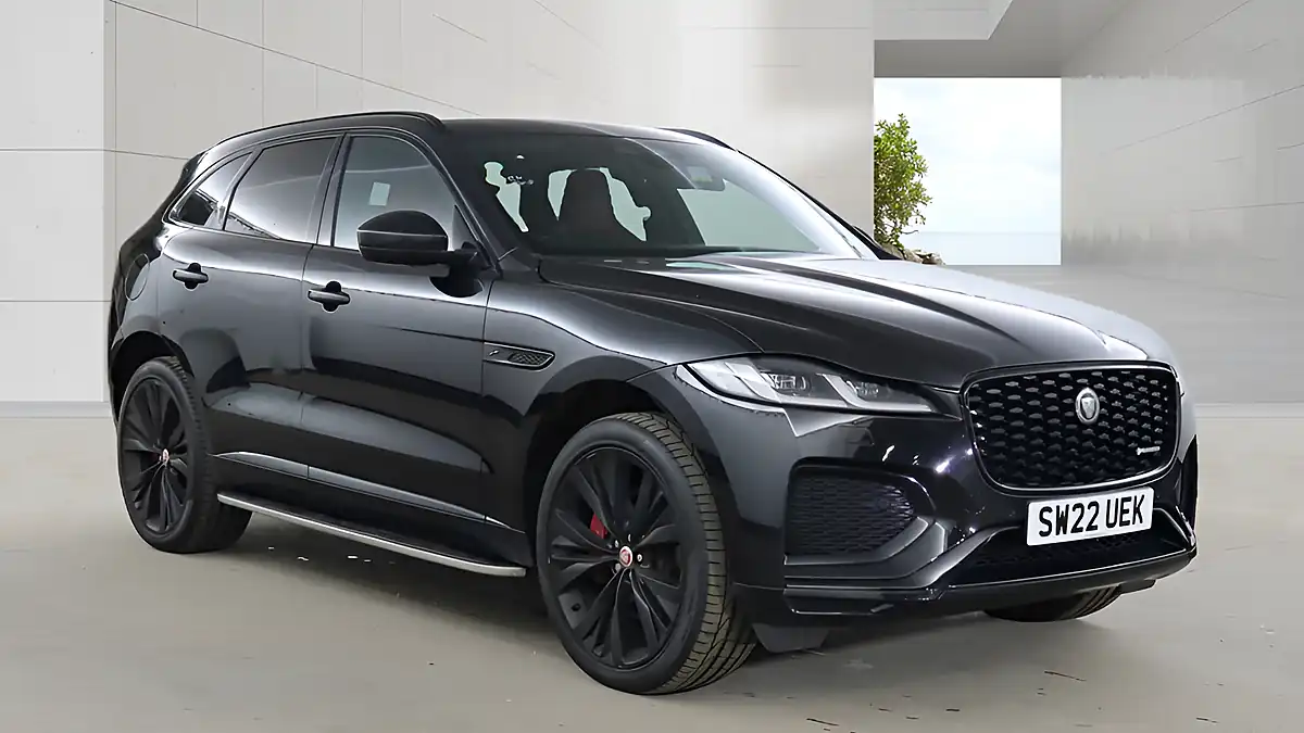 Used 2022 Jaguar F-Pace R-Dynamic Hse Ultimate Black - Interior and Exterior details 9