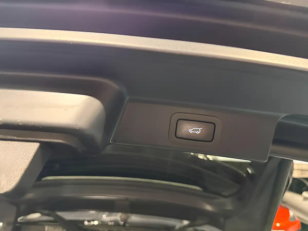 Used 2022 Jaguar F-Pace R-Dynamic S Black - Interior and Exterior details 15