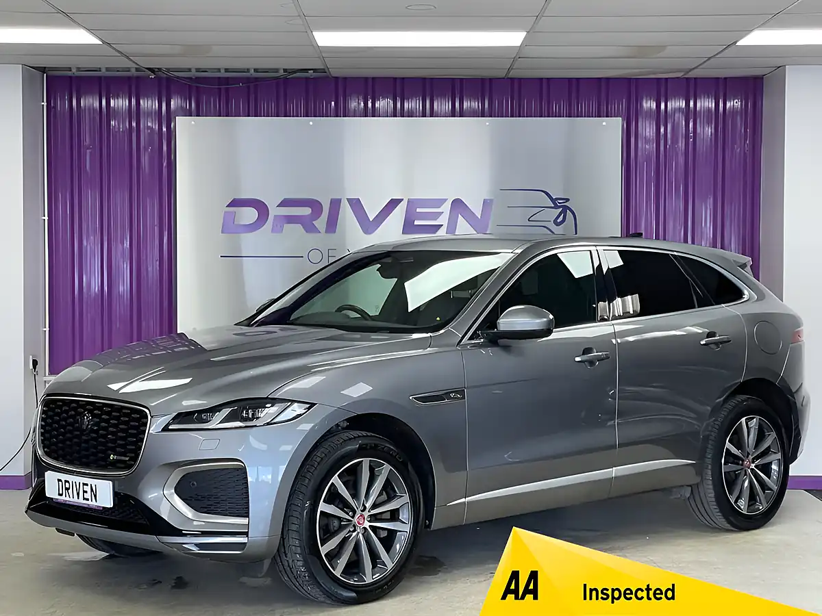 Used 2022 Jaguar F-Pace R-Dynamic Se Grey - Front View