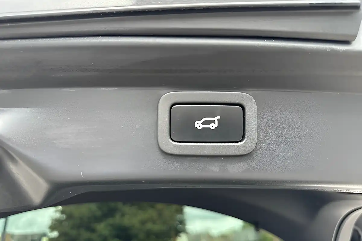 Used 2022 Jaguar I-Pace Black Santorini Black - Interior and Exterior details 16