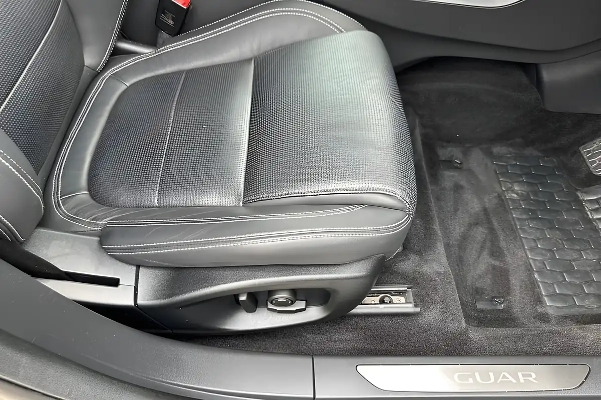 Used 2022 Jaguar I-Pace Black Santorini Black - Interior and Exterior details 18