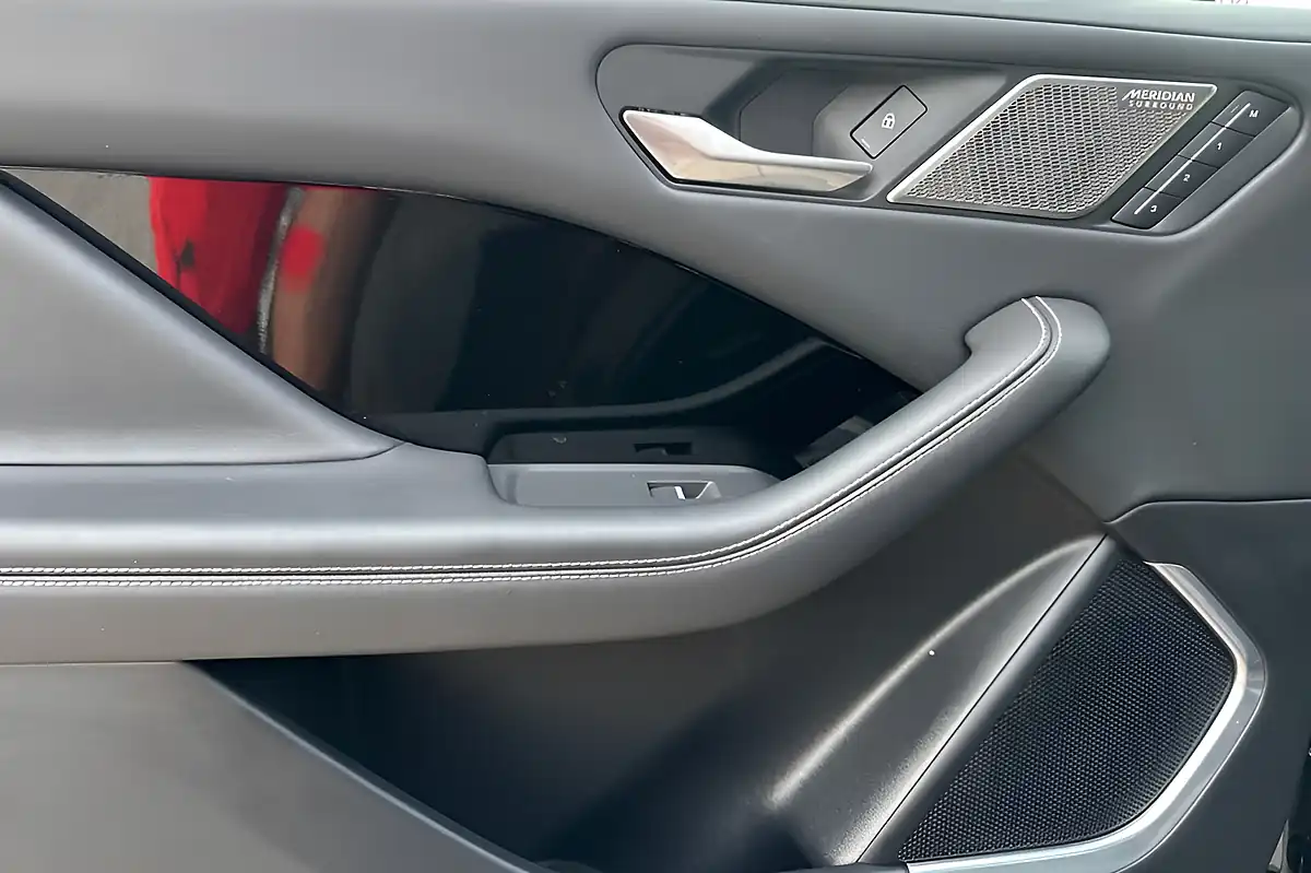 Used 2022 Jaguar I-Pace Hse Black - Interior and Exterior details 13