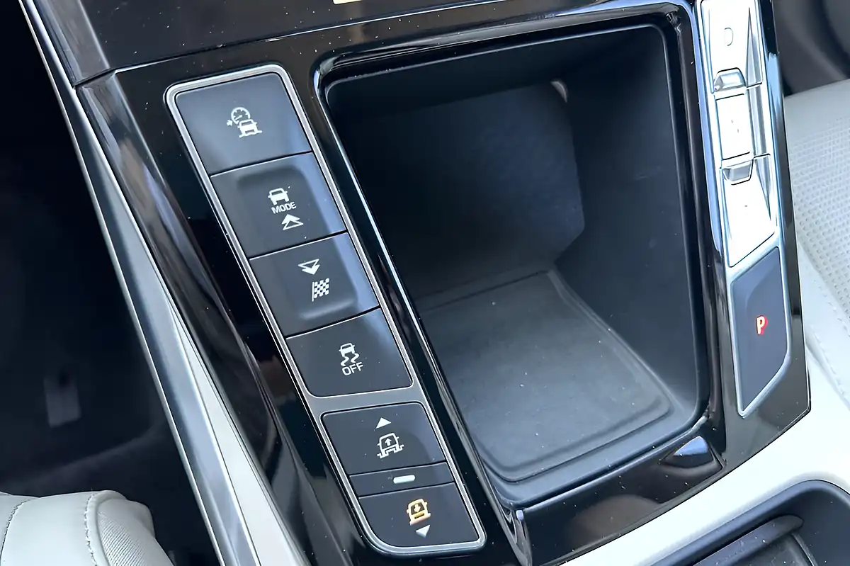 Used 2022 Jaguar I-Pace Hse Black Indus Silver - Interior and Exterior details 14