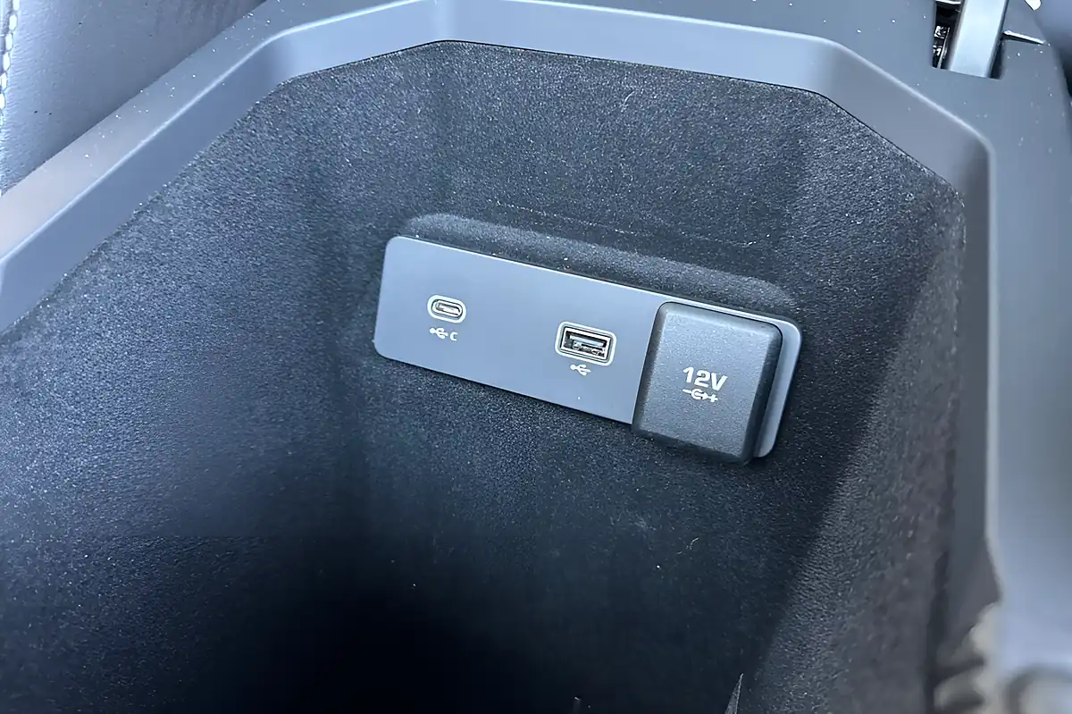 Used 2022 Jaguar I-Pace Hse Eiger Grey - Interior and Exterior details 14