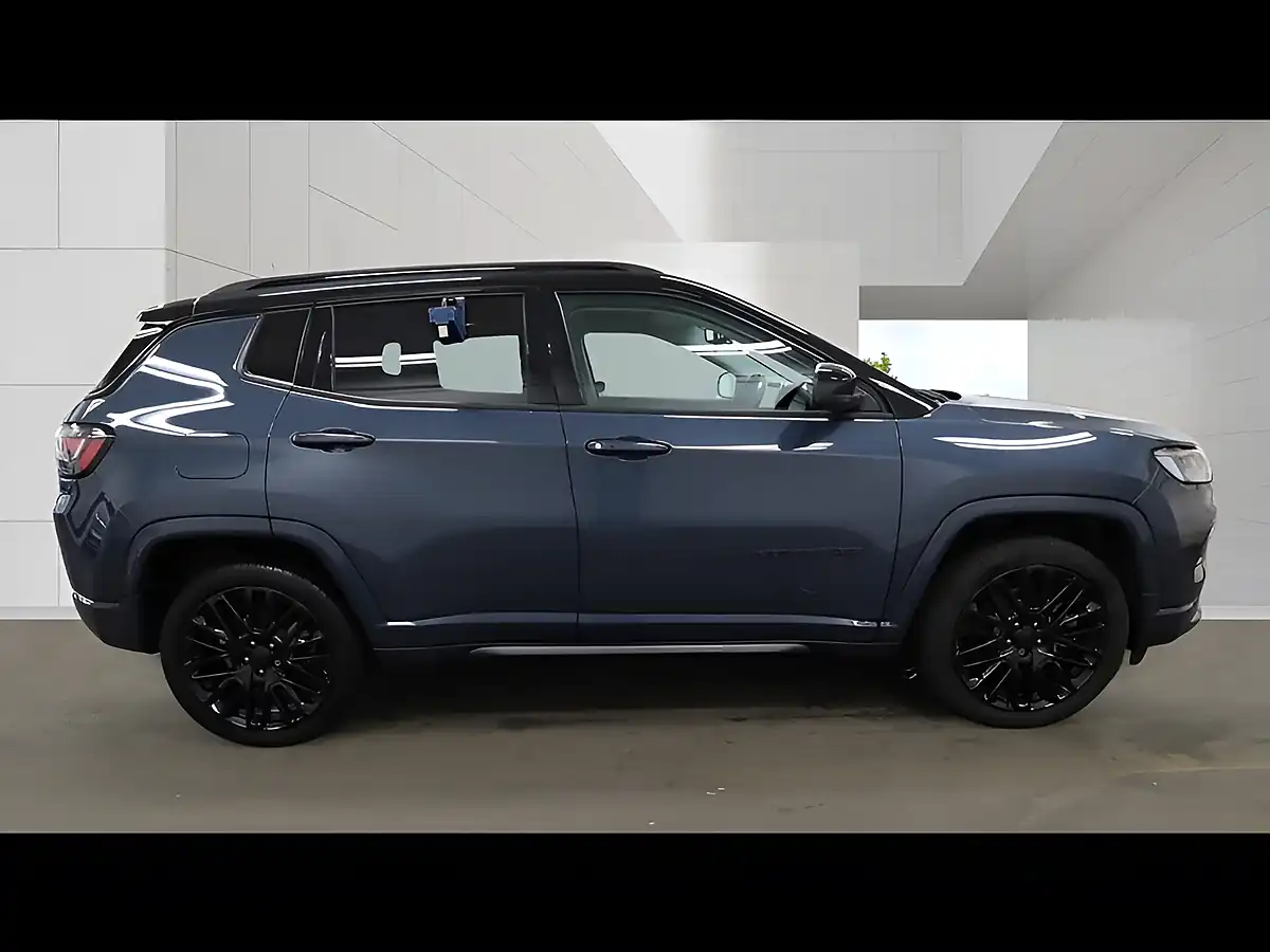 Used 2022 Jeep Compass S Blue - Interior and Exterior details 5