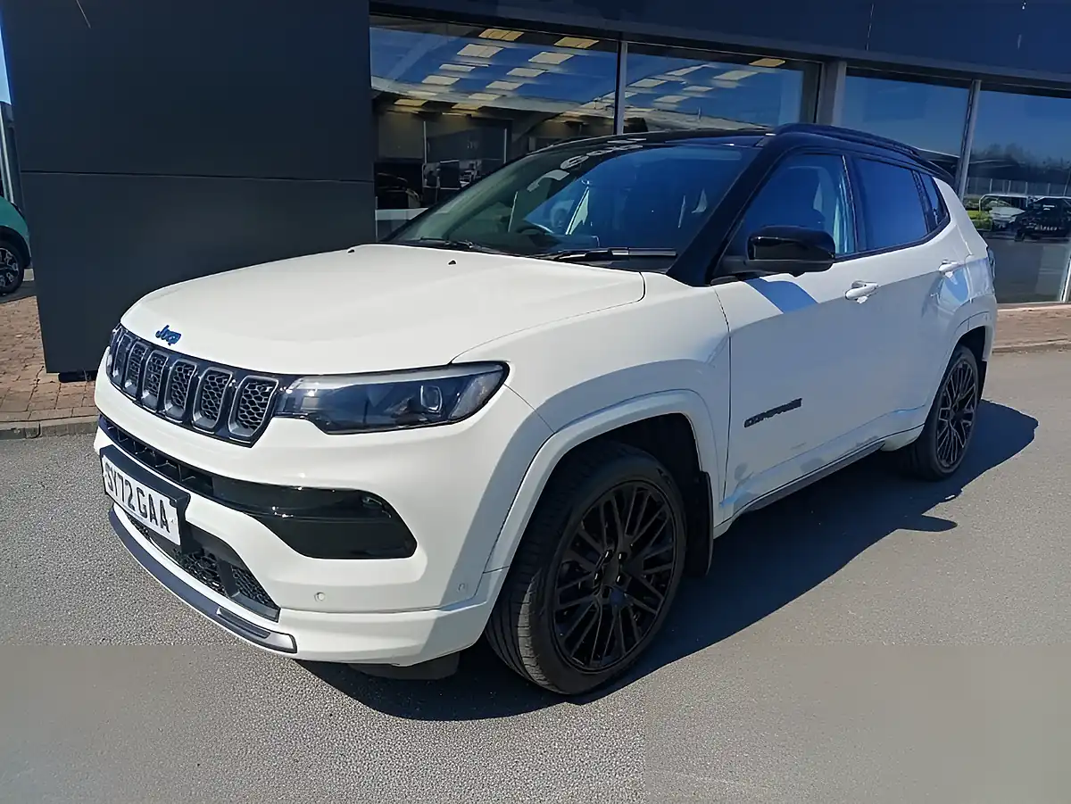 Used 2022 Jeep Compass S White - Interior and Exterior details 3