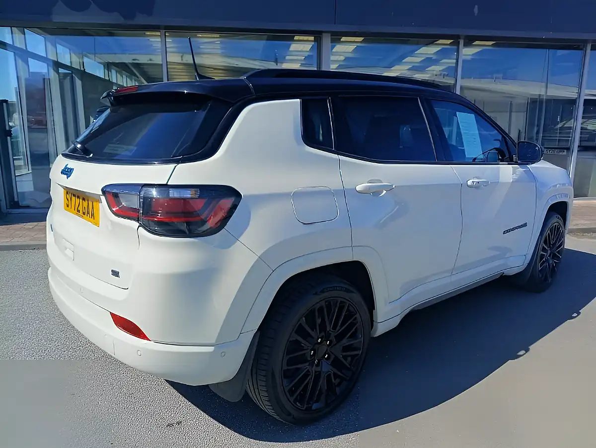 Used 2022 Jeep Compass S White - Interior and Exterior details 5
