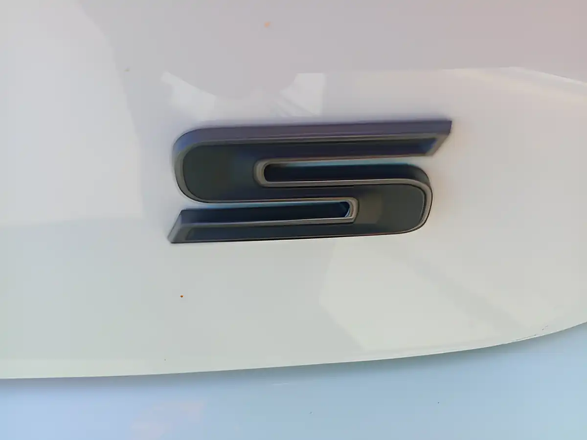 Used 2022 Jeep Compass S White - Interior and Exterior details 6