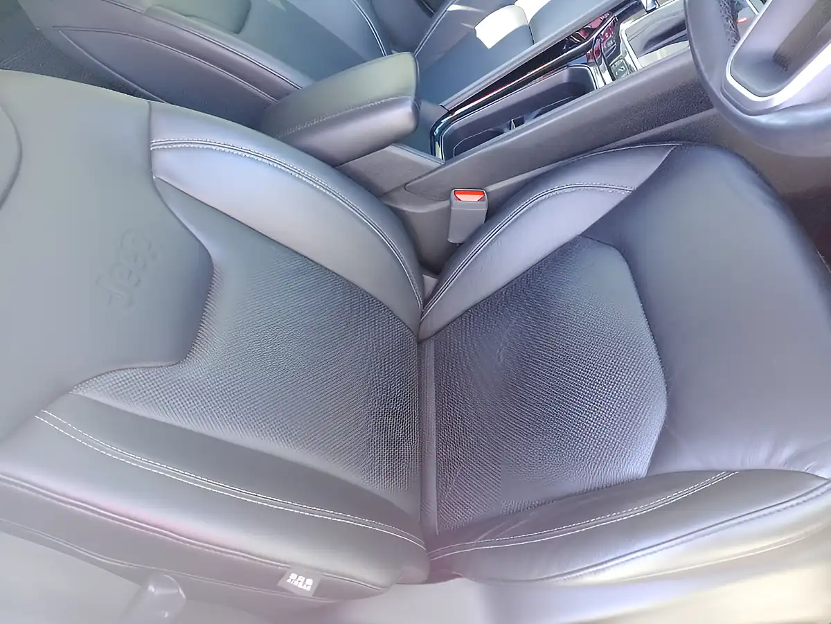 Used 2022 Jeep Compass S White - Interior and Exterior details 8