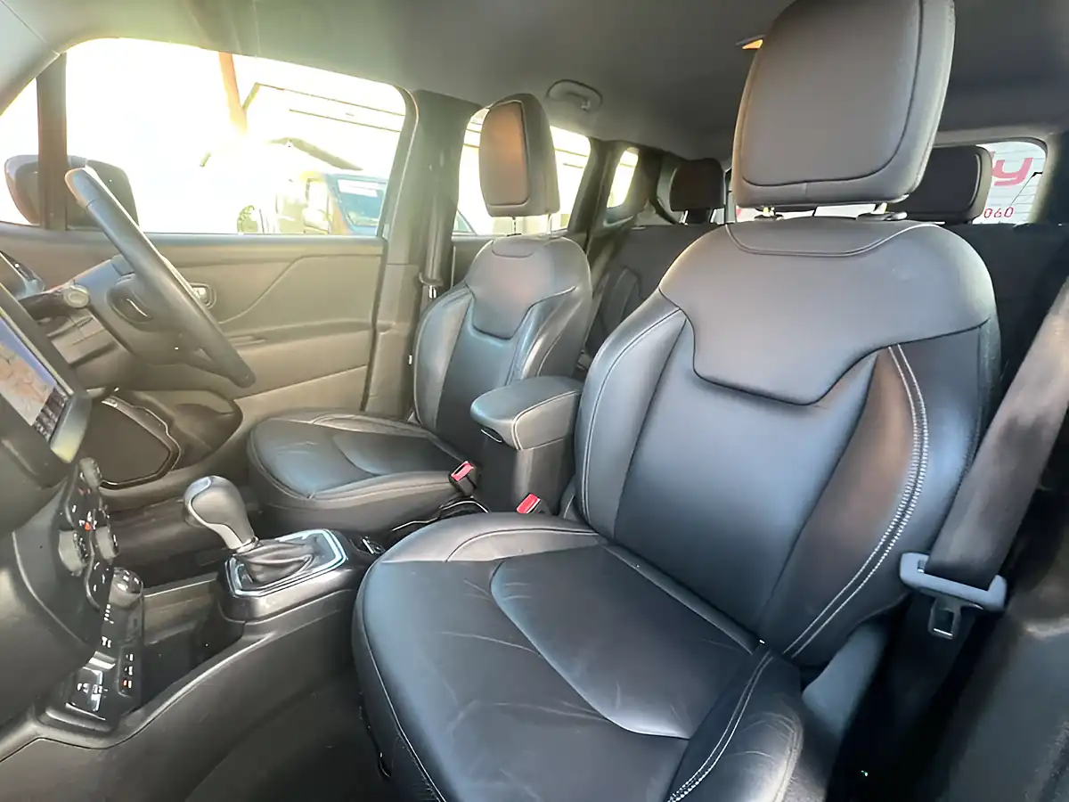 Used 2022 Jeep Renegade S Black - Interior and Exterior details 10