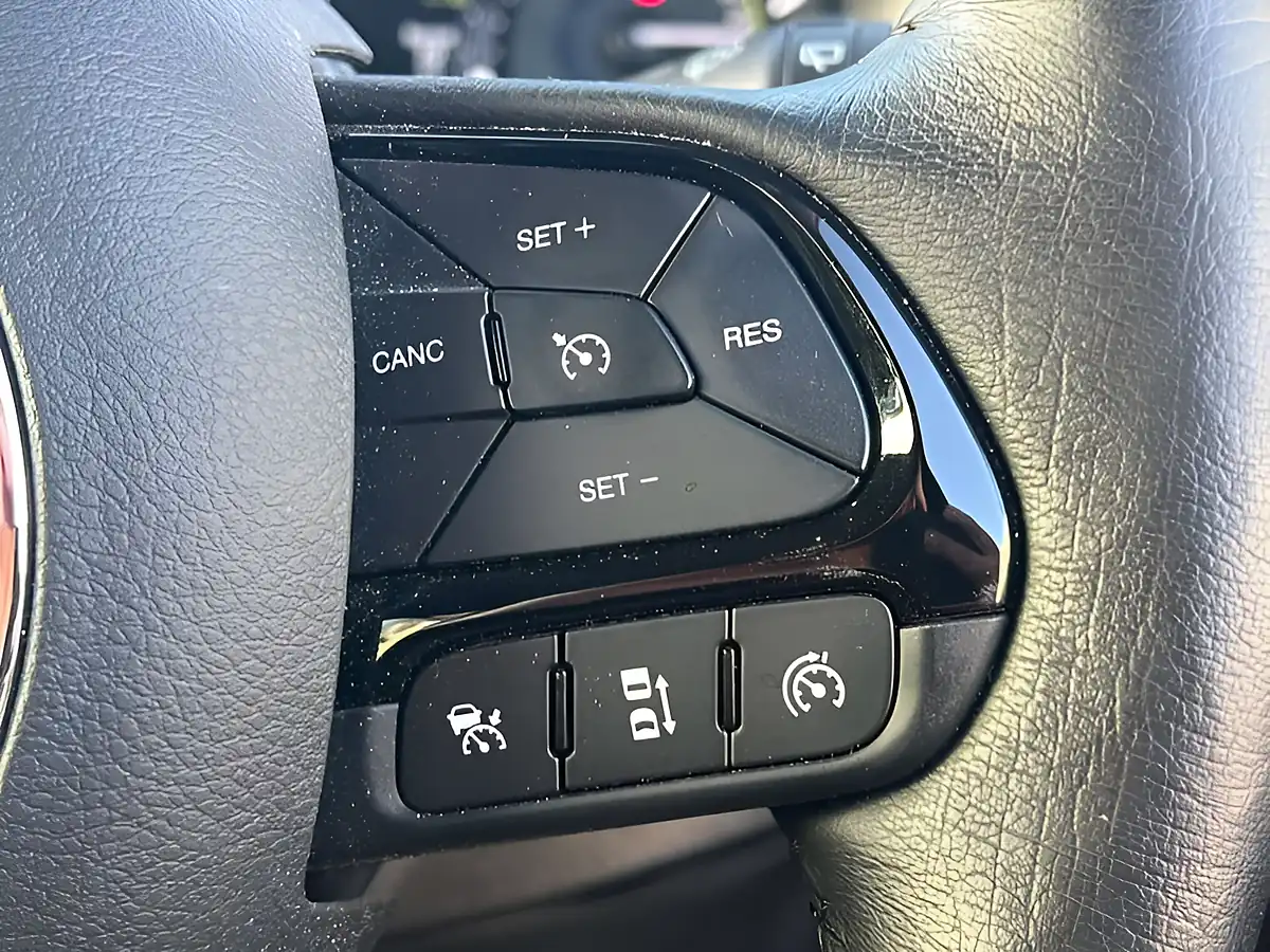Used 2022 Jeep Renegade S Black - Interior and Exterior details 12