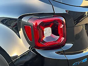 Used 2022 Jeep Renegade S Black - Interior and Exterior details 17
