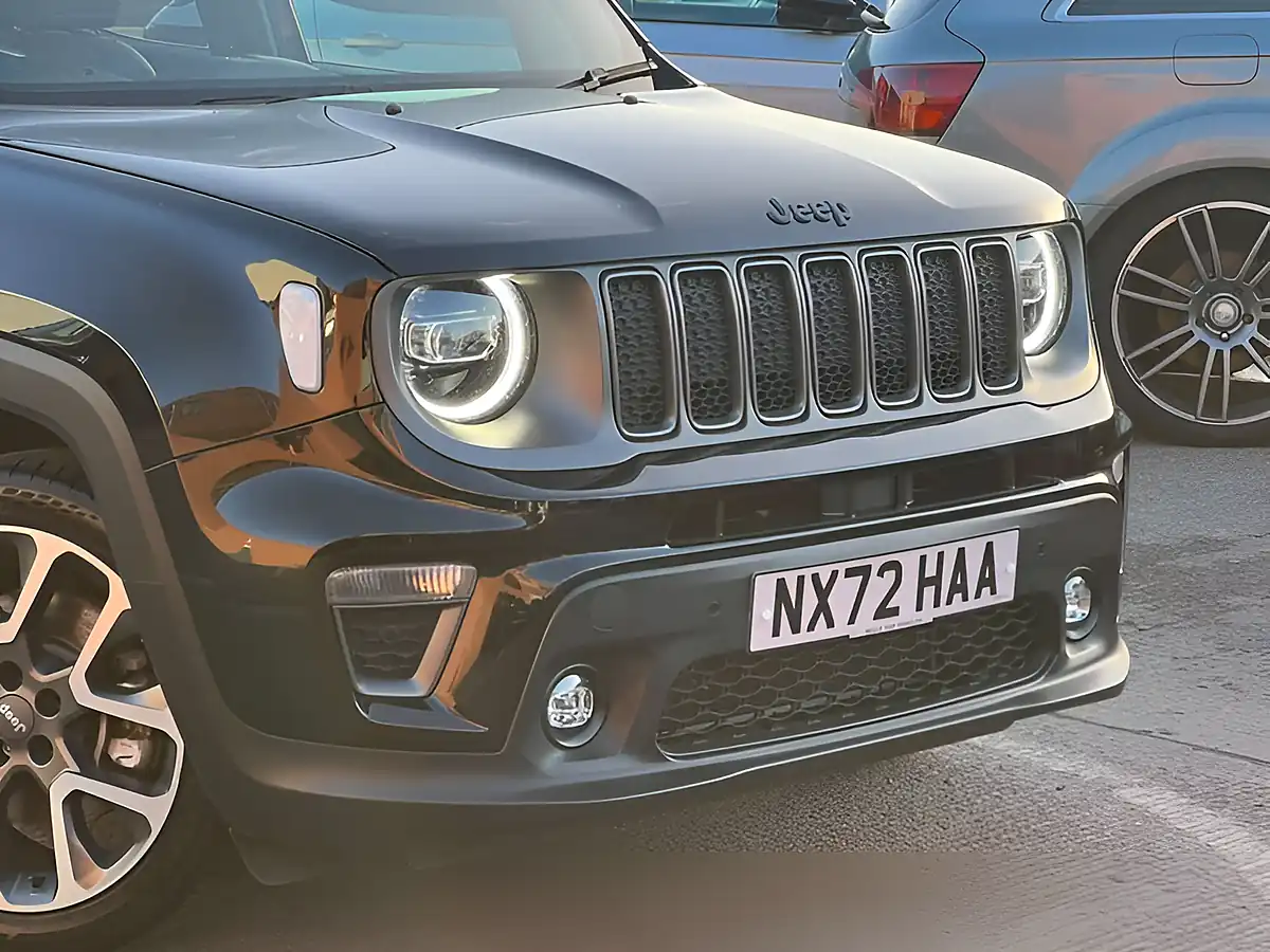 Used 2022 Jeep Renegade S Black - Interior and Exterior details 19