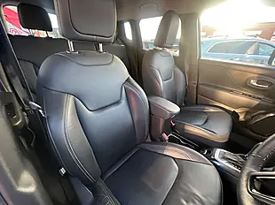 Used 2022 Jeep Renegade S Black - Interior and Exterior details 8