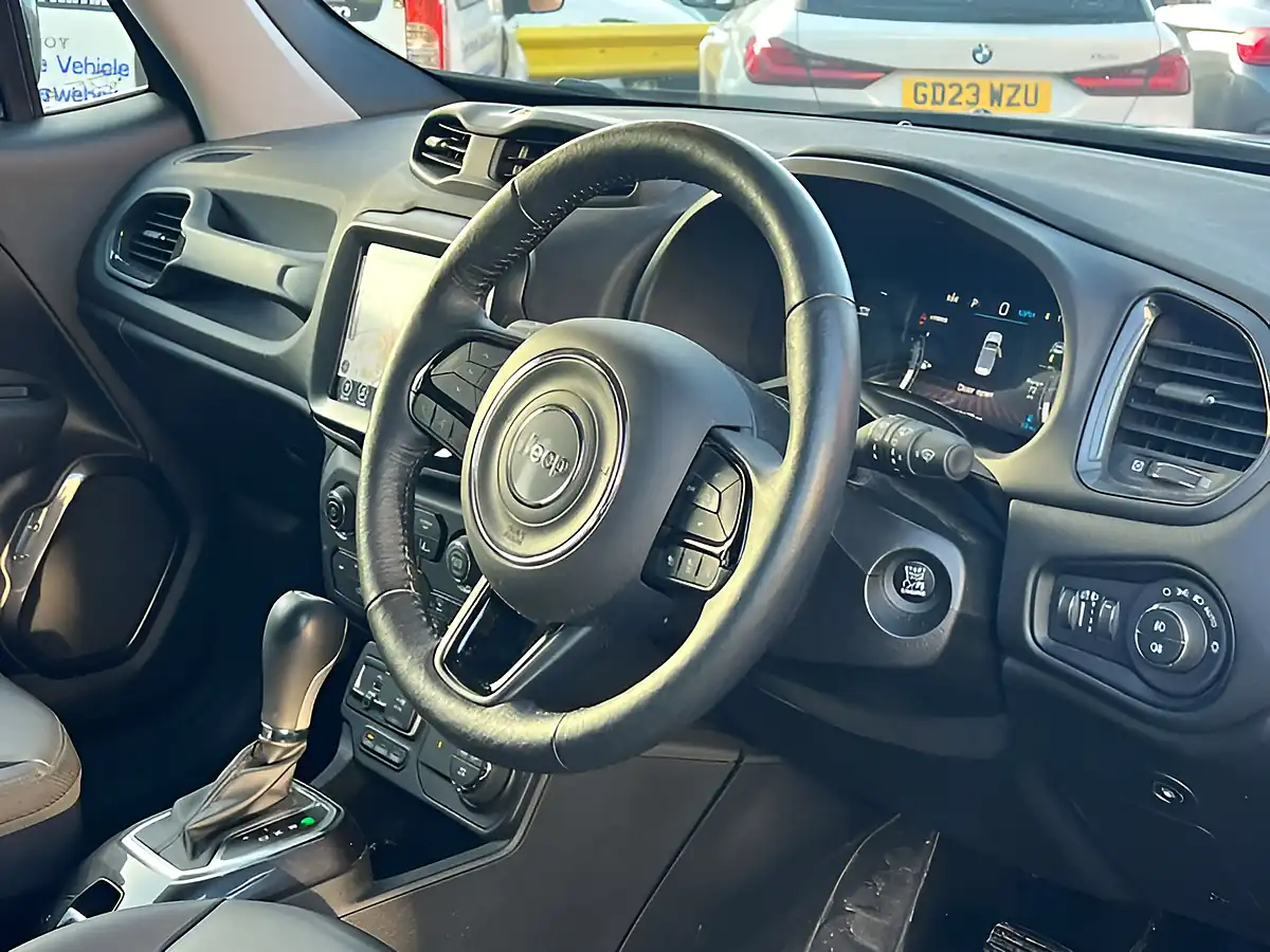Used 2022 Jeep Renegade S Black - Interior and Exterior details 9