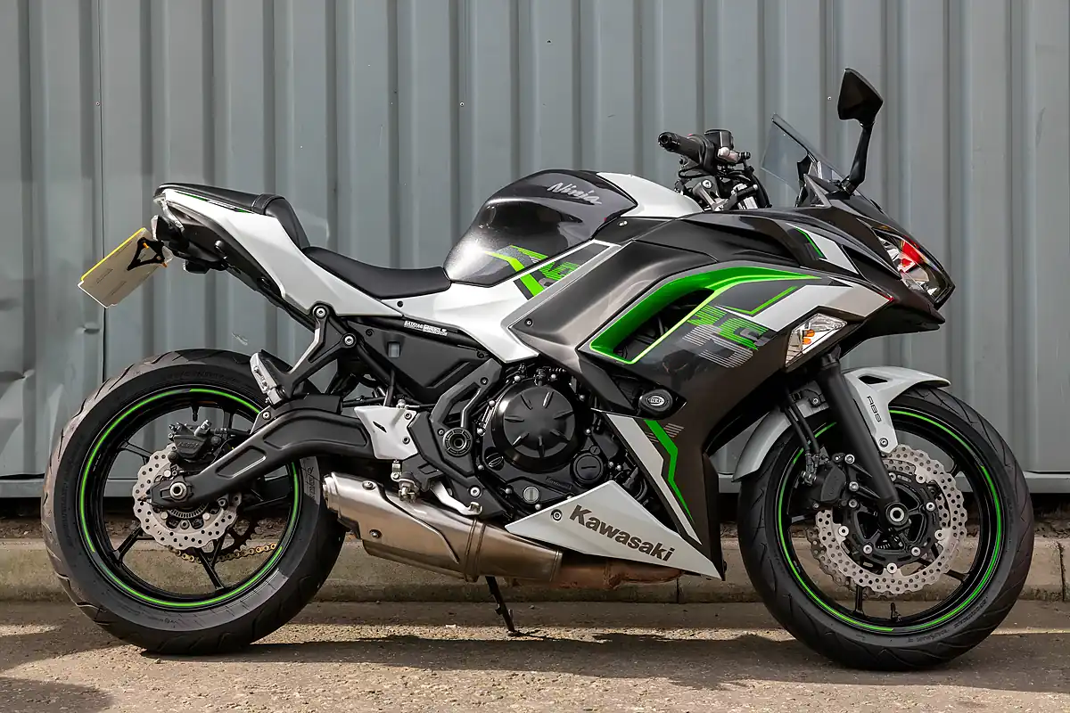 Used 2022 Kawasaki EX650 Ninja White - Front View