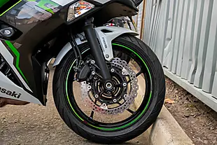 Used 2022 Kawasaki EX650 Ninja White - Interior and Exterior details 10
