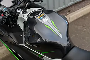 Used 2022 Kawasaki EX650 Ninja White - Interior and Exterior details 14
