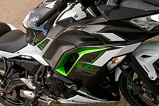 Used 2022 Kawasaki EX650 Ninja White - Interior and Exterior details 19