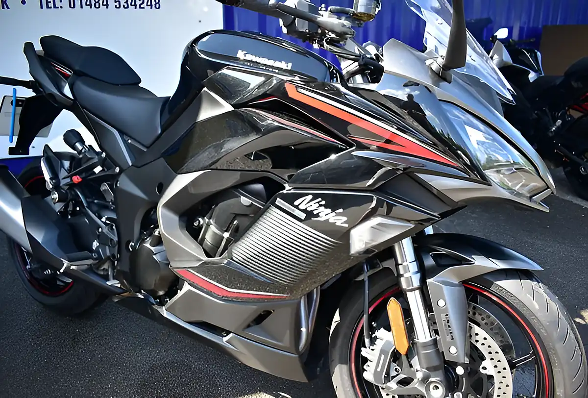 Used 2022 Kawasaki Ninja 1000SX Sports Tourer Grey - Interior and Exterior details 11