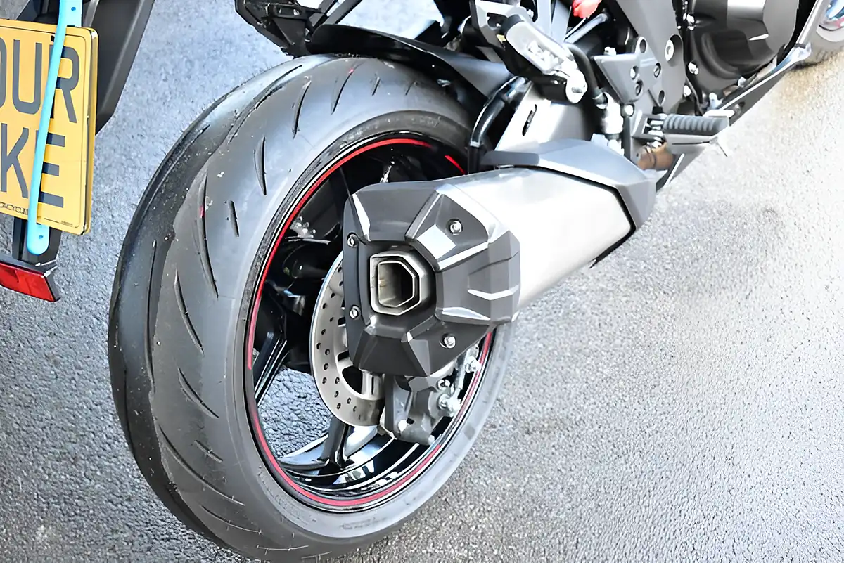 Used 2022 Kawasaki Ninja 1000SX Sports Tourer Grey - Interior and Exterior details 16