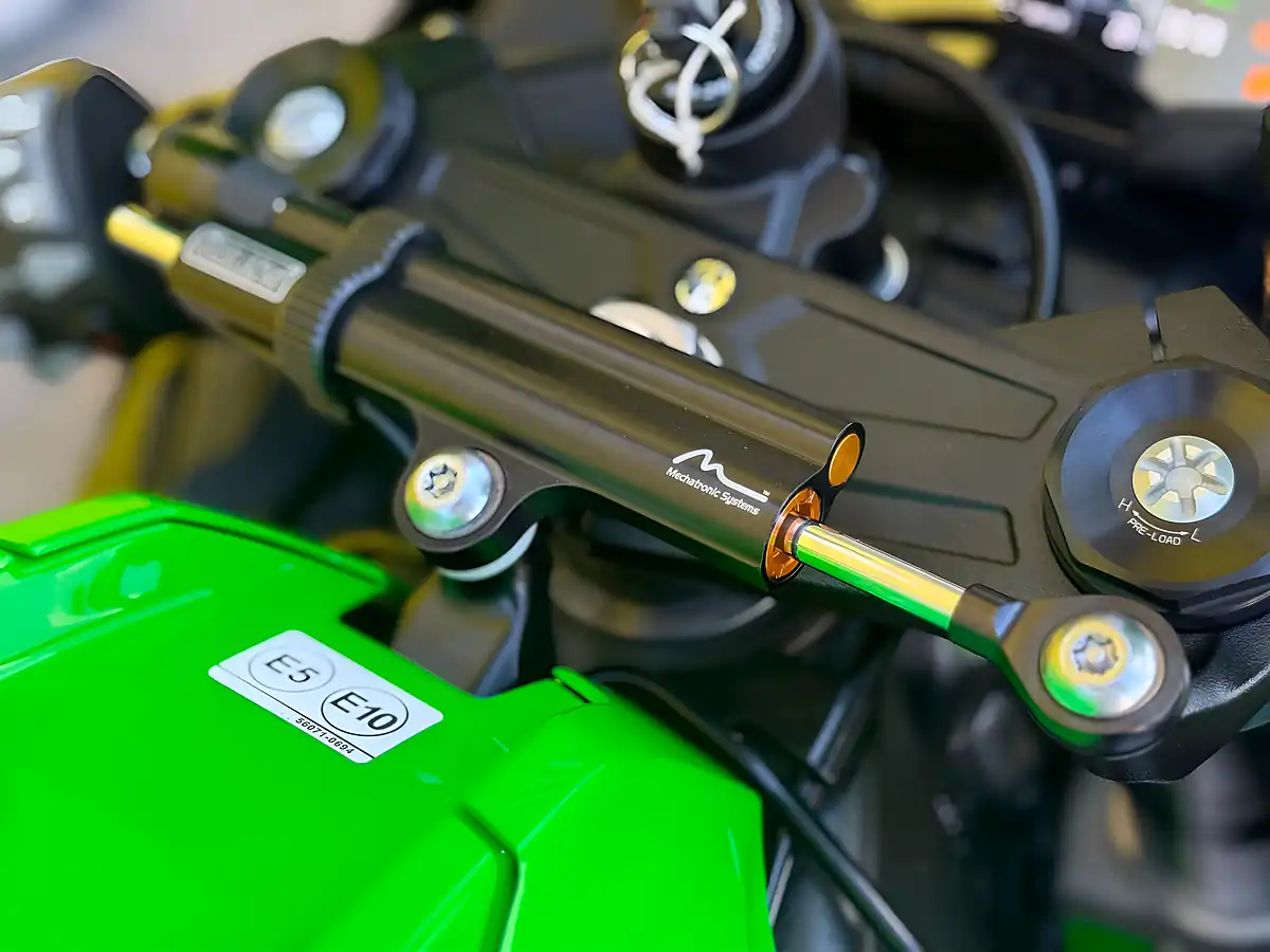 Used 2022 Kawasaki Ninja ZX-10R Krt Edition Green - Interior and Exterior details 15