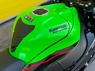 Used 2022 Kawasaki Ninja ZX-10R Krt Edition Green - Interior and Exterior details 16